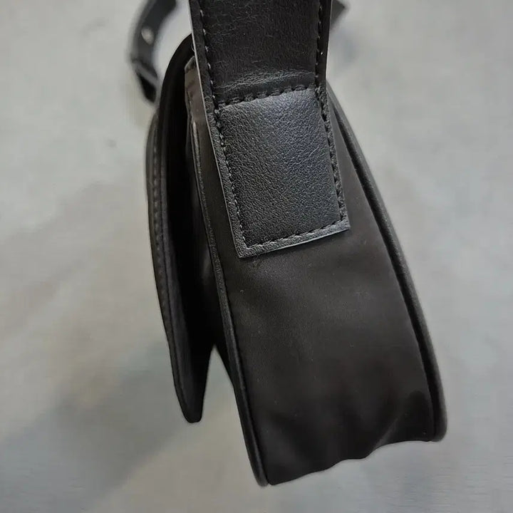 [BUNJANG] Matinkim Mini Buckle Bag / 마뗑킴 미니 버클 백