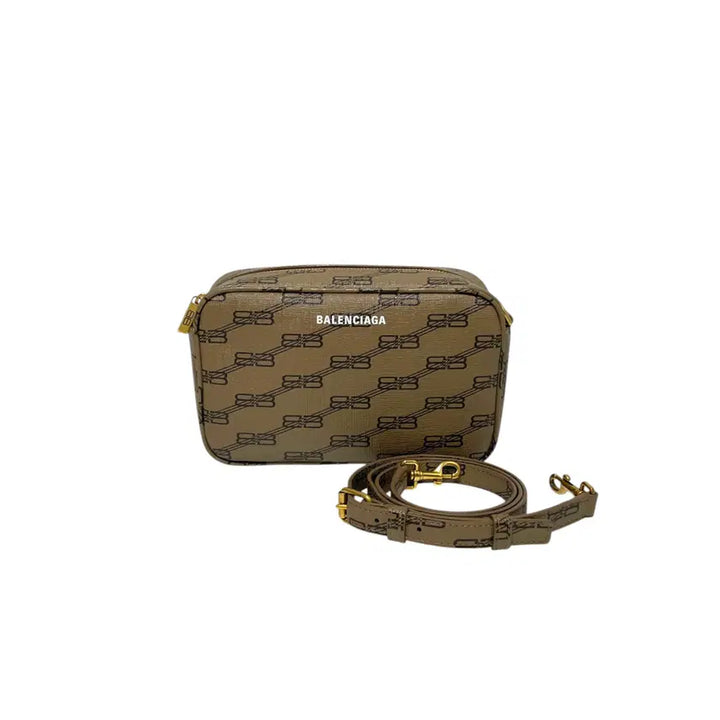[BUNJANG] Balenciaga BB Monogram Camera Crossbody Bag / 발렌시아가 702701 BB 모노그램 카메라 크로스백H00285
