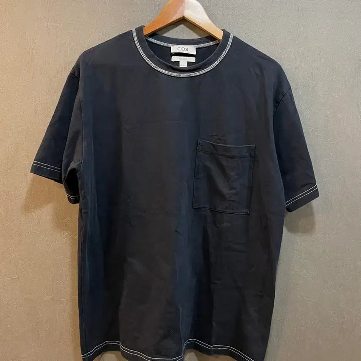 [BUNJANG] COS Pocket Short Sleeve T-Shirt Navy M / COS 코스 포켓 반팔 티셔츠 네이비M(100사이즈)