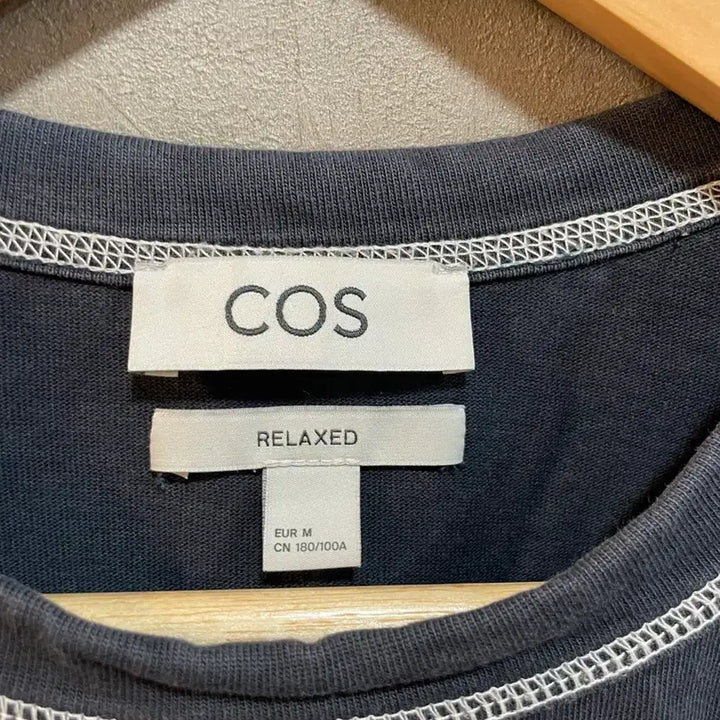 [BUNJANG] COS Pocket Short Sleeve T-Shirt Navy M / COS 코스 포켓 반팔 티셔츠 네이비M(100사이즈)