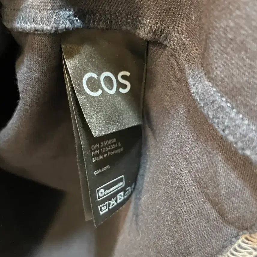 [BUNJANG] COS Pocket Short Sleeve T-Shirt Navy M / COS 코스 포켓 반팔 티셔츠 네이비M(100사이즈)