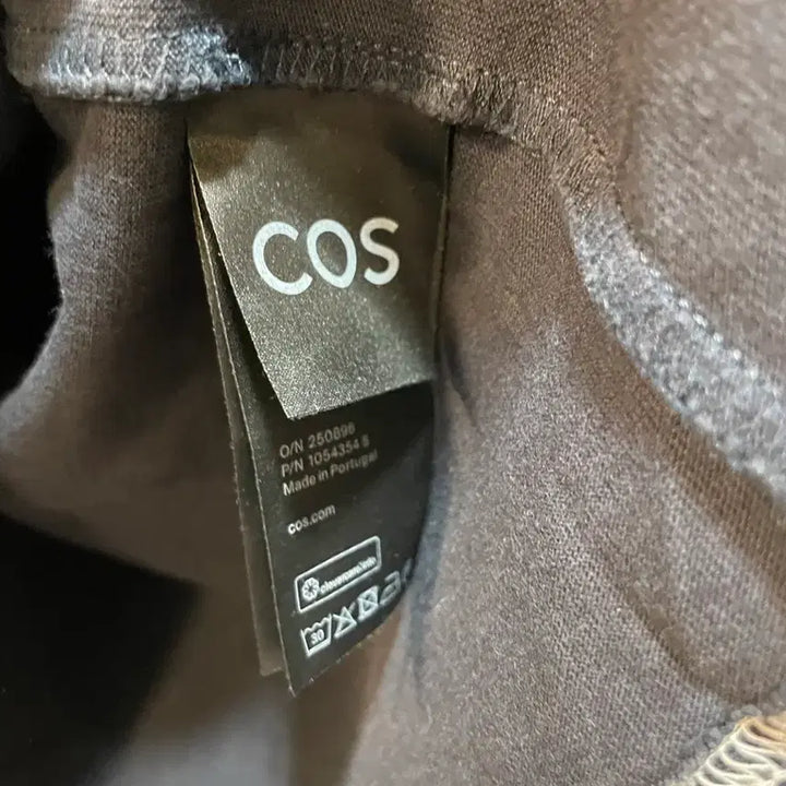 [BUNJANG] COS Pocket Short Sleeve T-Shirt Navy M / COS 코스 포켓 반팔 티셔츠 네이비M(100사이즈)