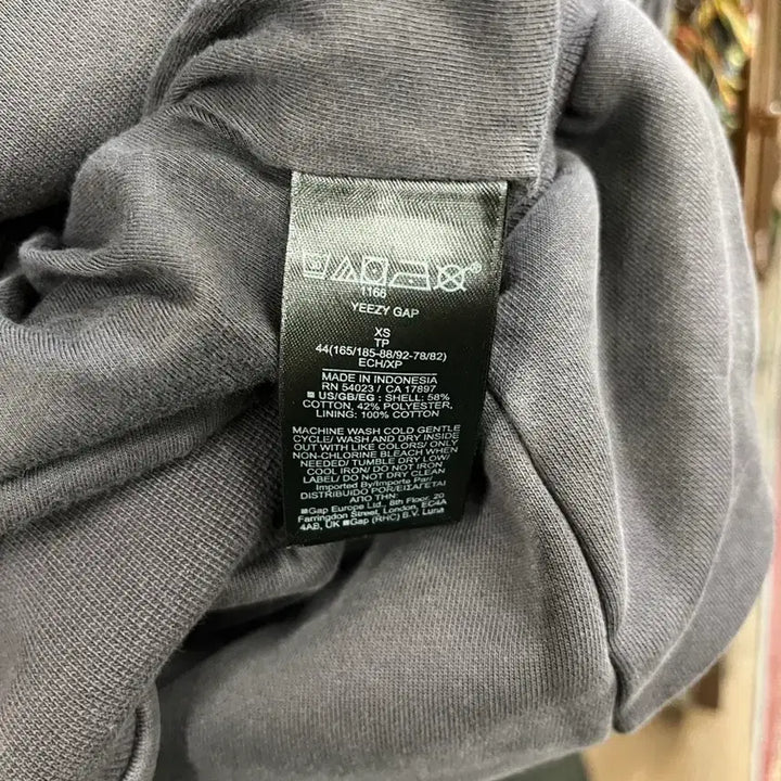 [BUNJANG] Yeezy Gap Engineered by Balenciaga Dove Hoodie / 이지 갭 엔지니어드 바이 발렌시아가 도브 후디 