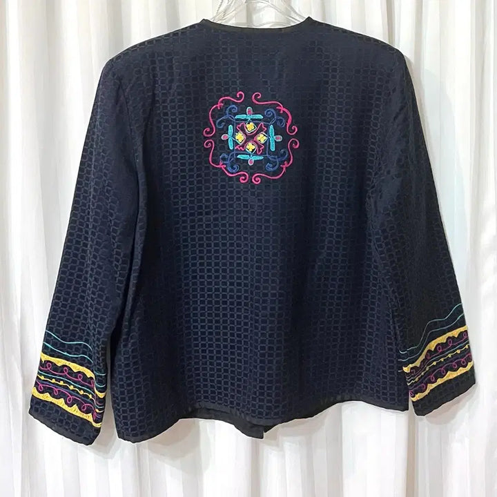 [BUNJANG] Soleir Petite Embroidered Black Jacket (55-66) / 솔레르 페티트 자수 포인트 블랙 자켓 55-66 상태좋음