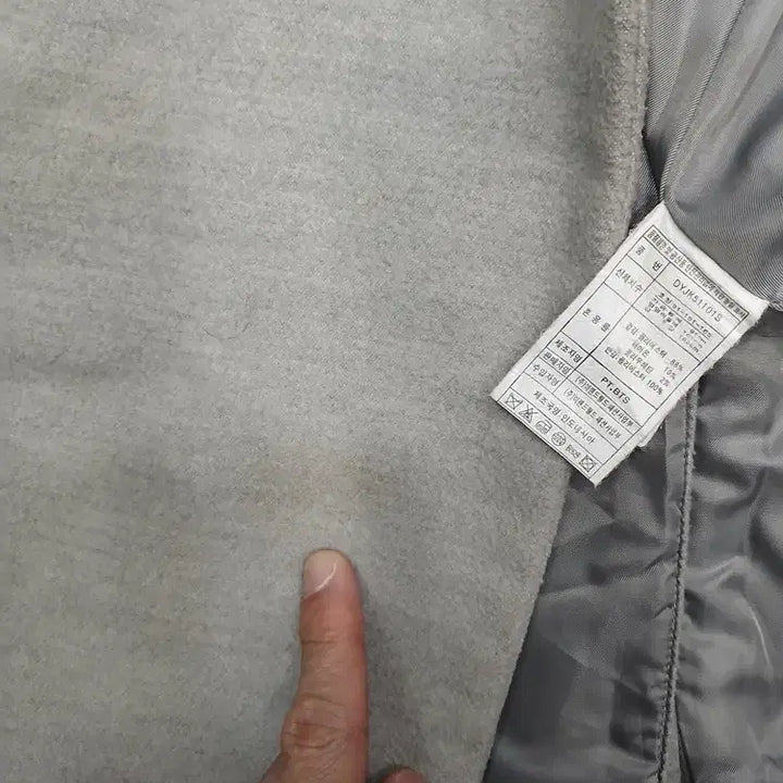 [BUNJANG] The Day 91 Gray Wool One-Button Coat / 더데이 91 회색 모직 원버튼 코트 2번째사진 미세한 오염 중고