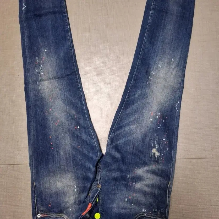 [SOLD OUT] 디스퀘어드2  neon jean 46사이즈