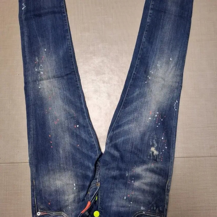 [SOLD OUT] 디스퀘어드2  neon jean 46사이즈