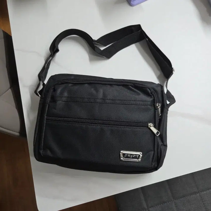 [BUNJANG] Black Crossbody Bag / 크로스백 가방 새상품