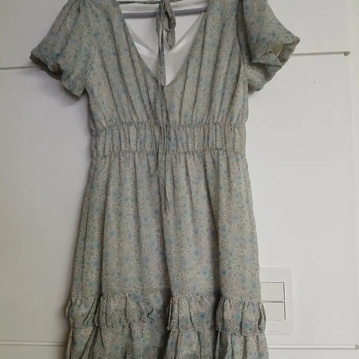 [BUNJANG] V-Neck Floral Frill Dress / 브이넥 플라워 프릴 원피스 55
