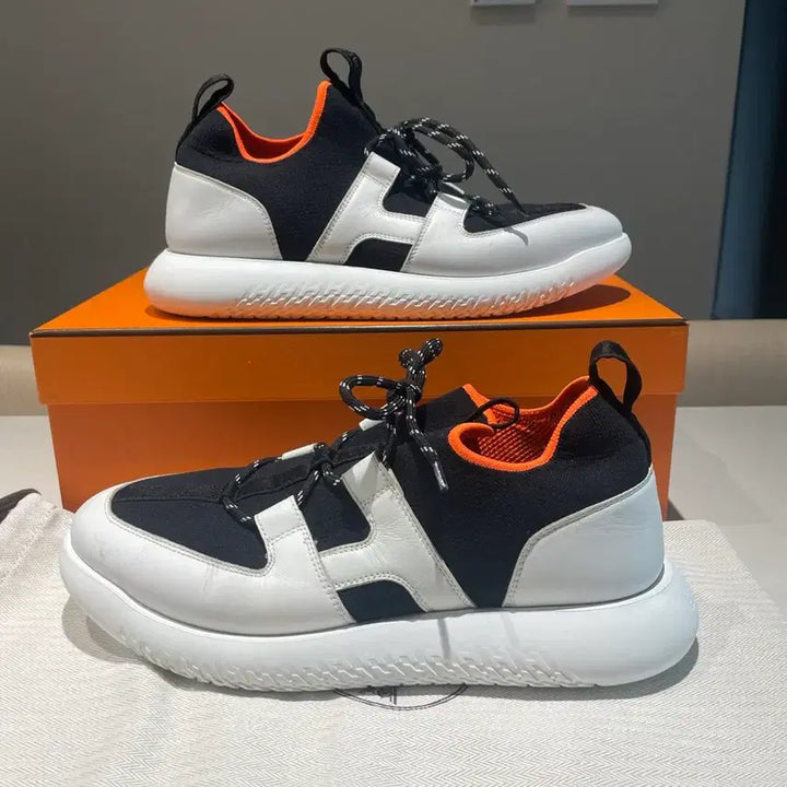 [BUNJANG] Hermès Dual Sneakers Black and White 41.5 / 에르메스 듀얼스니커즈 검흰 41.5