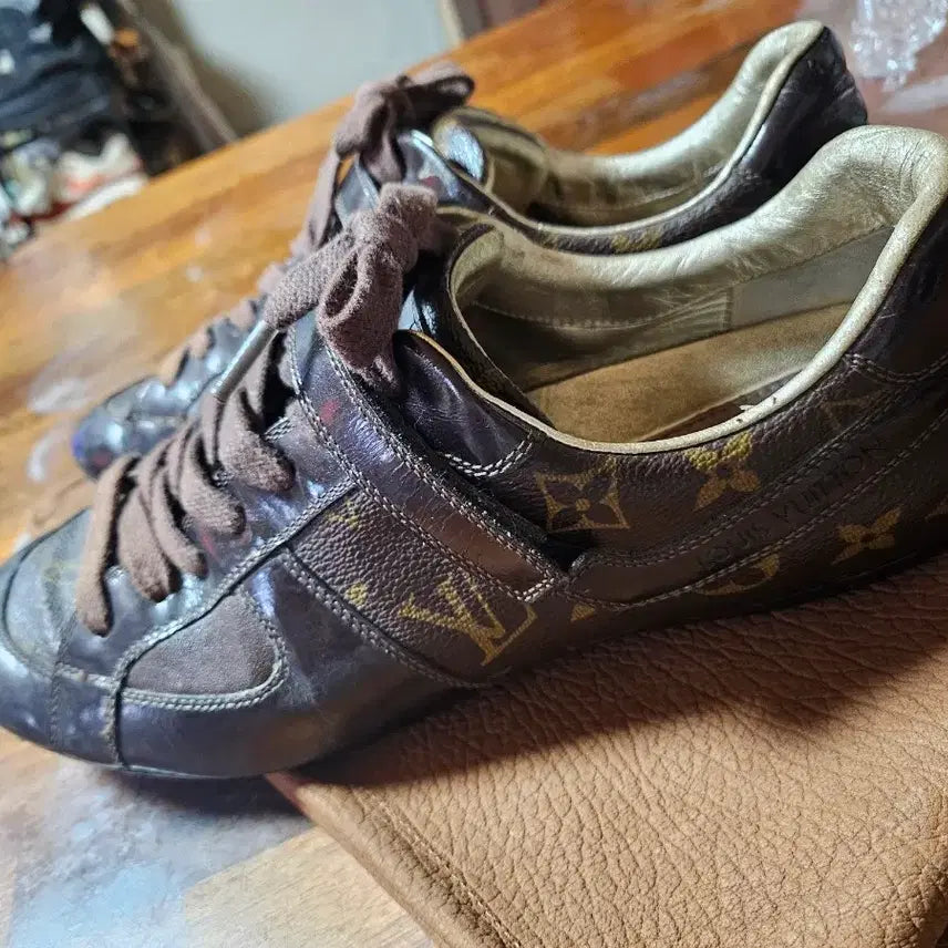 [BUNJANG] Louis Vuitton Monogram Sneakers / 정품/루이뷔통모노그램스니커즈391/2(255)