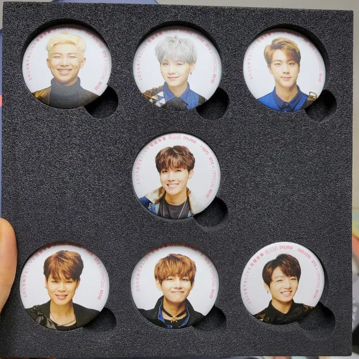 [BUNJANG] BTS Hwayangyeonhwa (HYYH) Badge Set / 방탄 화에필 뱃지 세트 ( bts 화양연화 화온스 캔뱃지 지민 윤기 석진