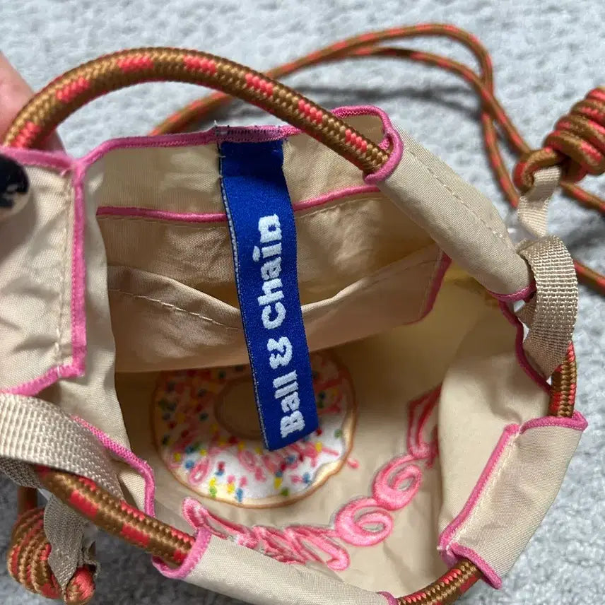 [BUNJANG] Ball &amp; Chain Donut Embroidery Mini Crossbody Bag / Ball&amp; Chain 도넛 자수미니백