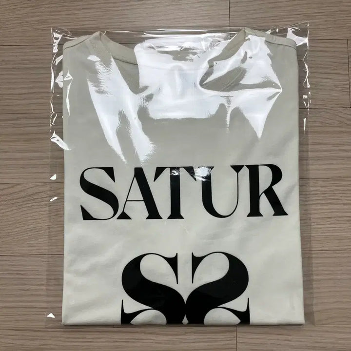 [BUNJANG] [Satur] 세터 빅 로고 반팔 티셔츠 / [Satur] 세터 빅 로고 반팔 티셔츠
