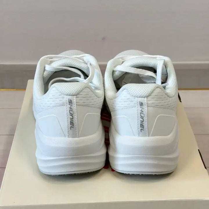 [BUNJANG] Syuniel Sneakers 235 New / 슈니엘 운동화 235 230 새상품