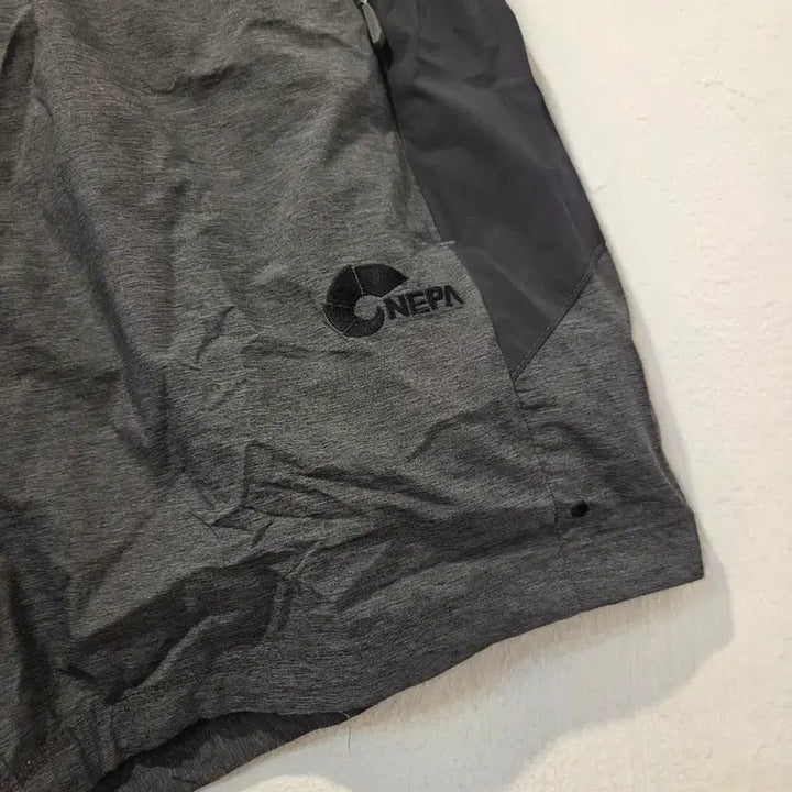 [BUNJANG] Nepa Functional Shorts Grey Unisex / 네파 기능성 반바지 그레이. 공용
