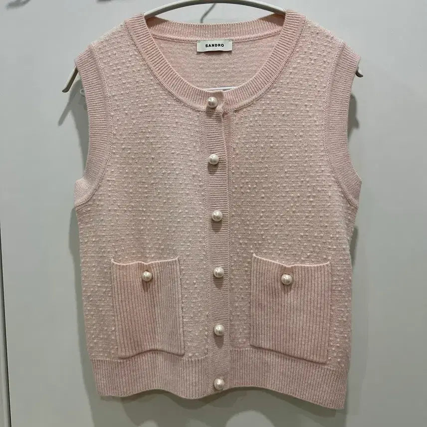 [BUNJANG] Sandro Pearl Embellished Knit Vest Cardigan / (코디 사진 있음) 산드로 핑크 니트 조끼 가디건 sandro 진주