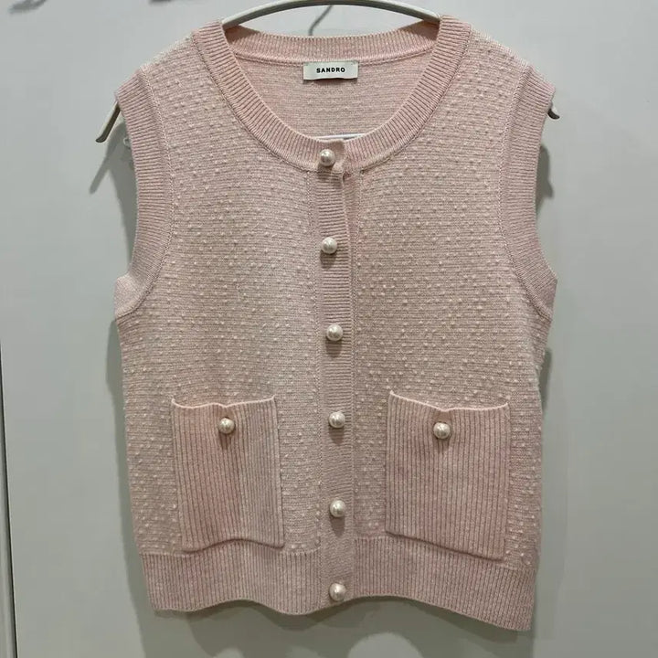 [BUNJANG] Sandro Pearl Embellished Knit Vest Cardigan / (코디 사진 있음) 산드로 핑크 니트 조끼 가디건 sandro 진주