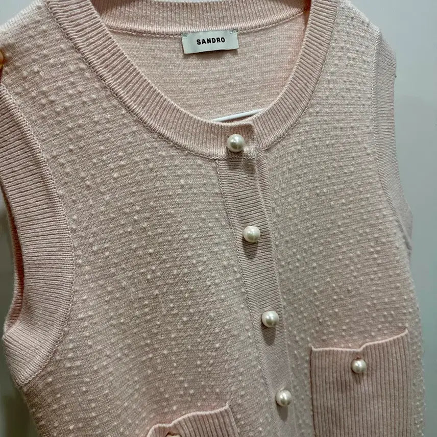 [BUNJANG] Sandro Pearl Embellished Knit Vest Cardigan / (코디 사진 있음) 산드로 핑크 니트 조끼 가디건 sandro 진주