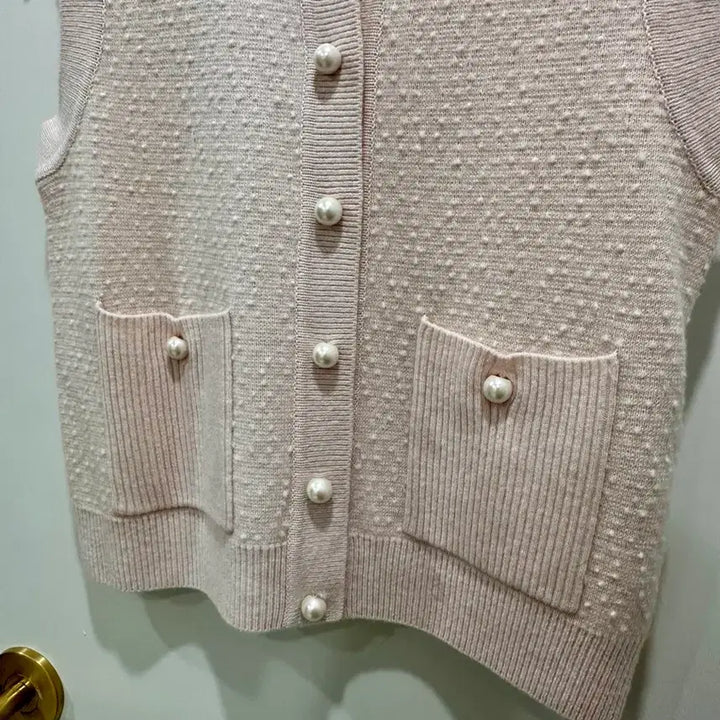 [BUNJANG] Sandro Pearl Embellished Knit Vest Cardigan / (코디 사진 있음) 산드로 핑크 니트 조끼 가디건 sandro 진주