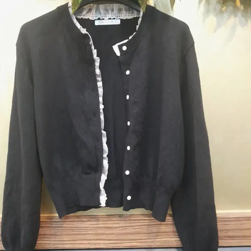[BUNJANG] Monti Ruchie Lace Black Cardigan / MONTIERUCHI 레이스 블랙 가디건