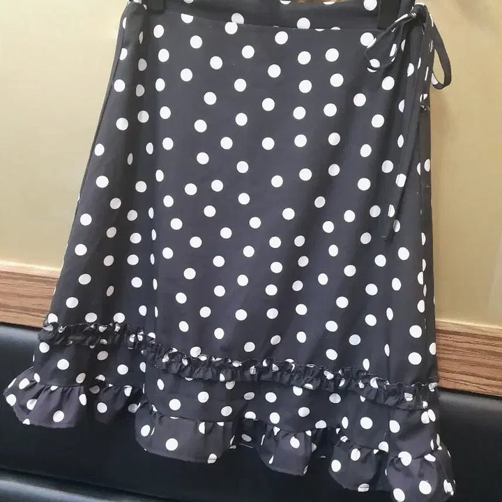 [BUNJANG] Black Dot Frill Wrap Skirt / 블랙 도트 프릴 랩 스커트
