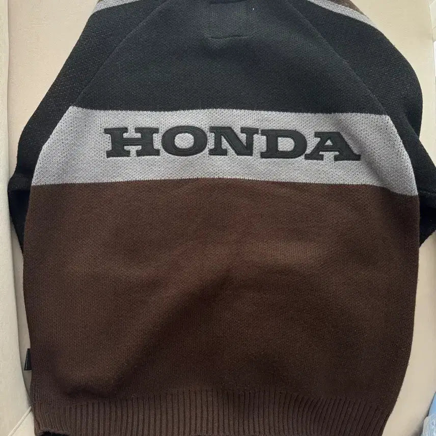 [SOLD OUT] 혼다 빅로고 니트 집업 브라운 [XL] 판매해요