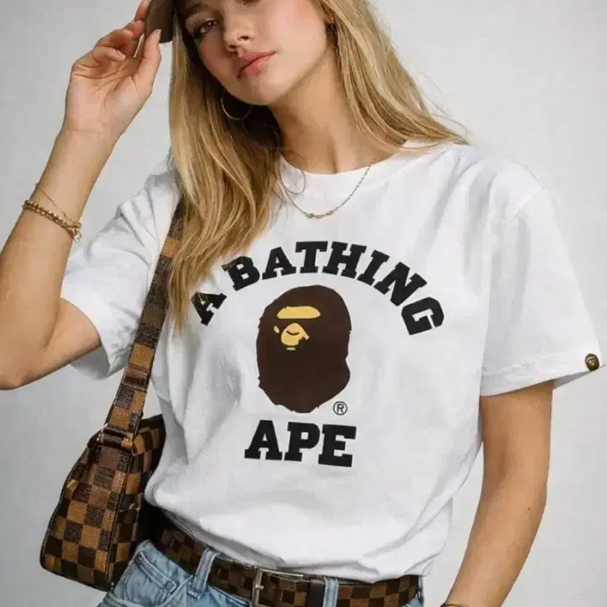 [BUNJANG] 정품 베이프  BAE 컬리지 반팔 화이트&amp; 블랙. 남녀공용 S~2xl / 정품 베이프  BAE 컬리지 반팔 화이트&amp; 블랙. 남녀공용 S~2xl