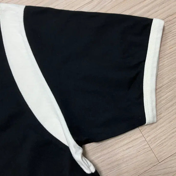 [BUNJANG] Satur Logo Patch Short Sleeve T-shirt Black / [Satur] 세터 로고 와펜 반팔 티셔츠 블랙