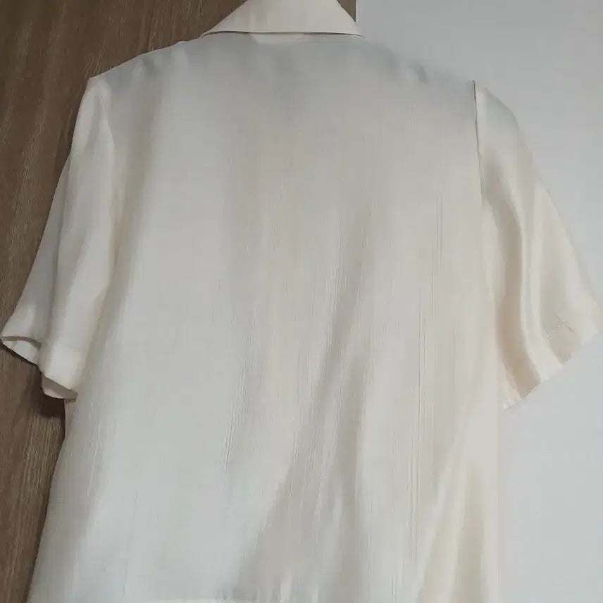 [BUNJANG] Chanel Button Short Sleeve Shirt / 샤넬단추셔츠