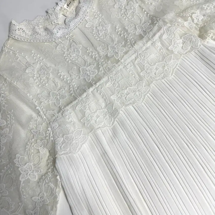 [BUNJANG] Bose Pleated Floral Lace Mini Dress / 플리츠 레이스 원피스