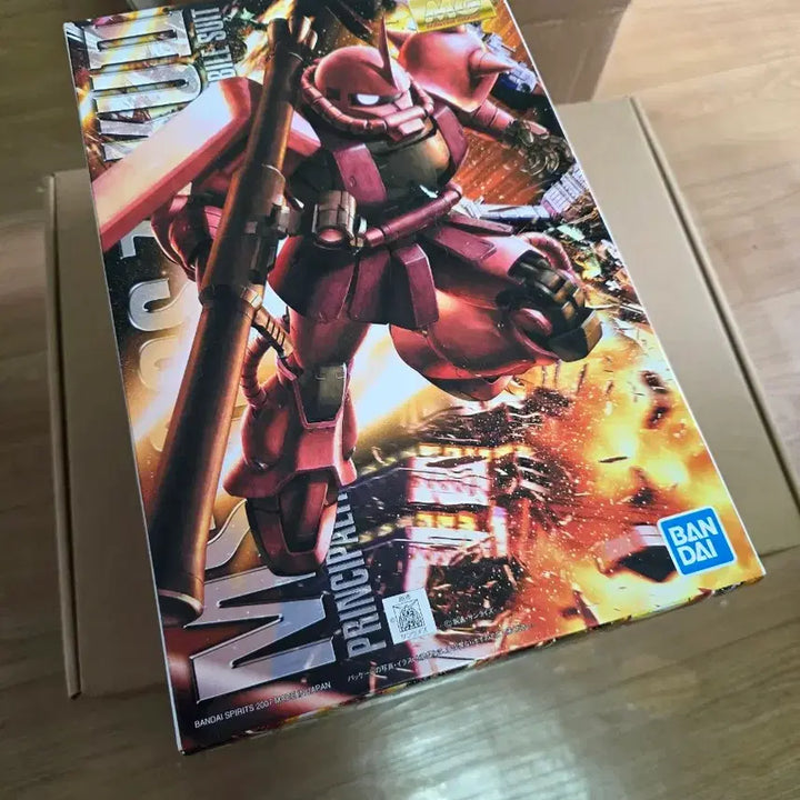 [SOLD OUT] 반다이  MG 자쿠 II Ver. 2.0 샤아, 건담