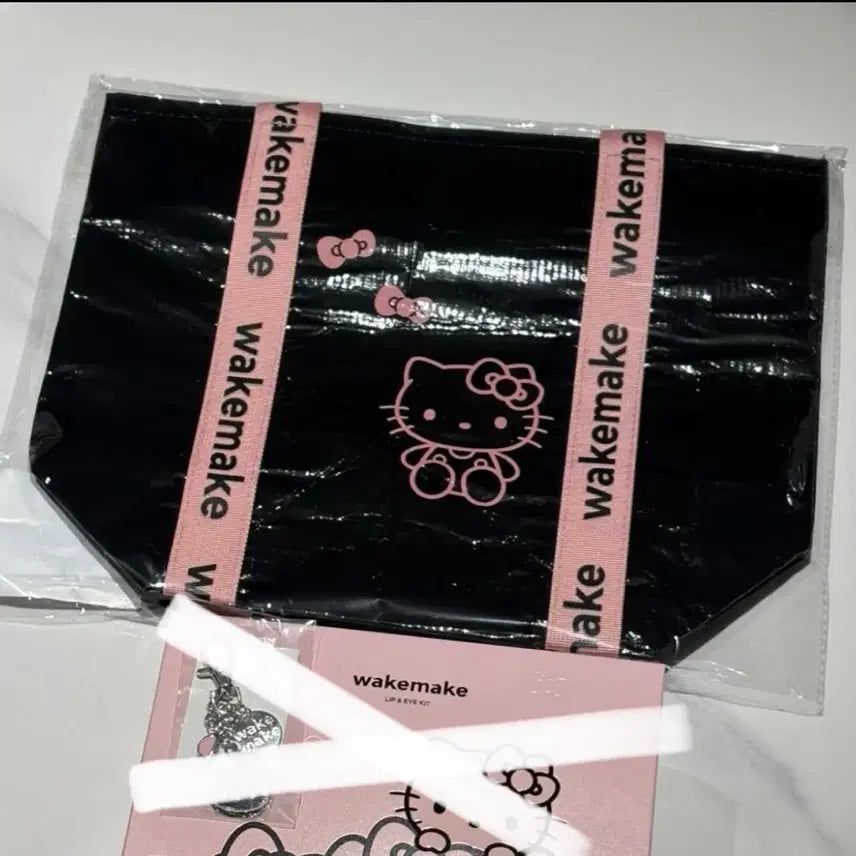 [BUNJANG] WAKE MAKE Hello Kitty Tarpaulin Bag / (새상품) 웨이크메이크 헬로키티 타포린백