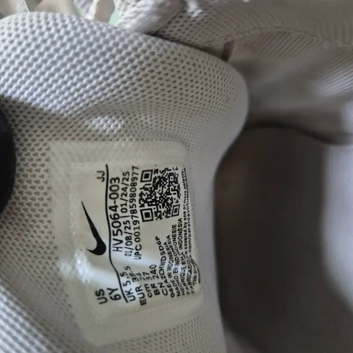 [BUNJANG] Nike Metallic Gray White Sneakers Women&