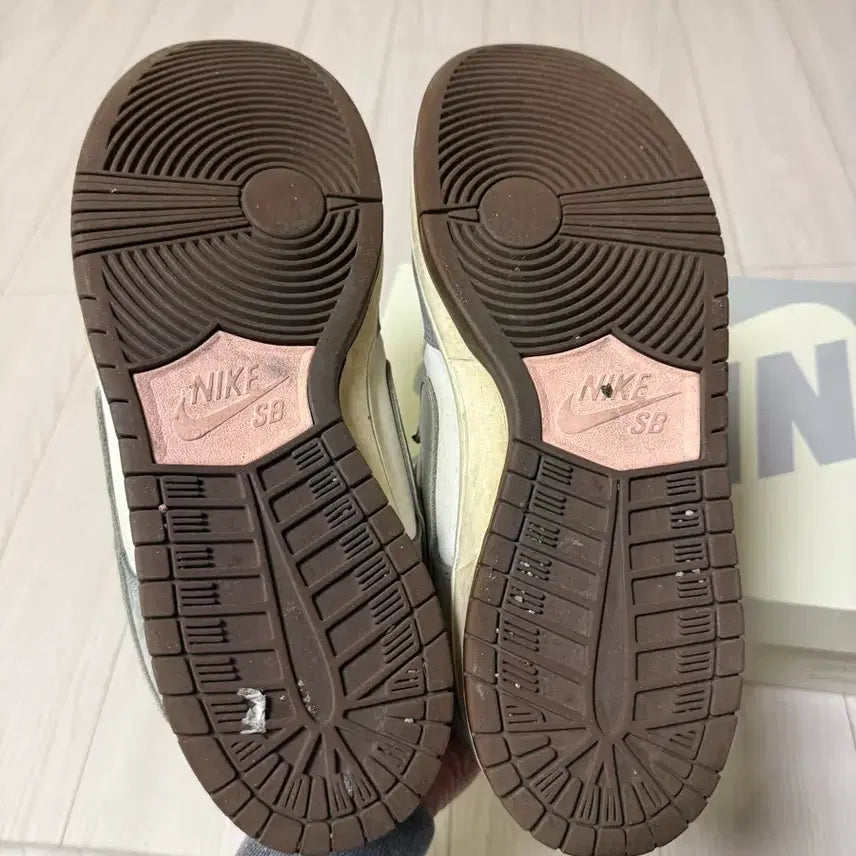 [SOLD OUT] [285] 나이키 유토 SB 덩크 로우 울프 그레이