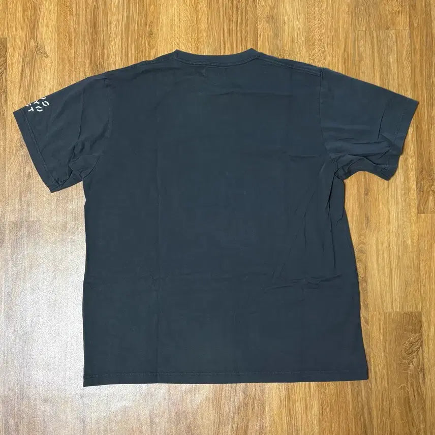 [SOLD OUT] Kaws 유니클로 도쿄 티셔츠 다크그레이