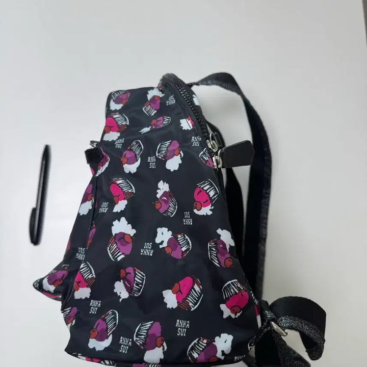[BUNJANG] Anna Sui Glitter Cupcake Nylon Backpack / 안나수이 글리터 컵케이크 나일론 백팩