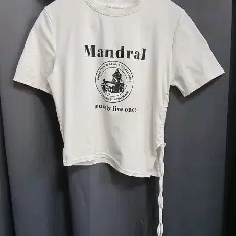 [BUNJANG] Mandral White Printed Short Sleeve T-Shirt / Mandral 흰색 프린팅 반팔 티셔츠
