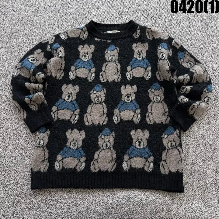 [BUNJANG] Black Knit Sweater with Bear Pattern - Size M / 곰돌이 패턴 블랙 니트 스웨터 M