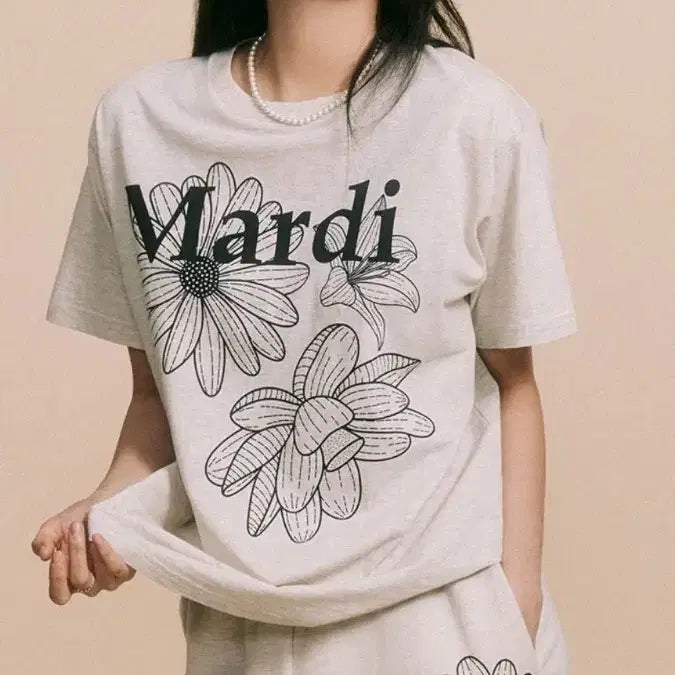 [SOLD OUT] 마르디메크르디 트리플라워 티셔츠