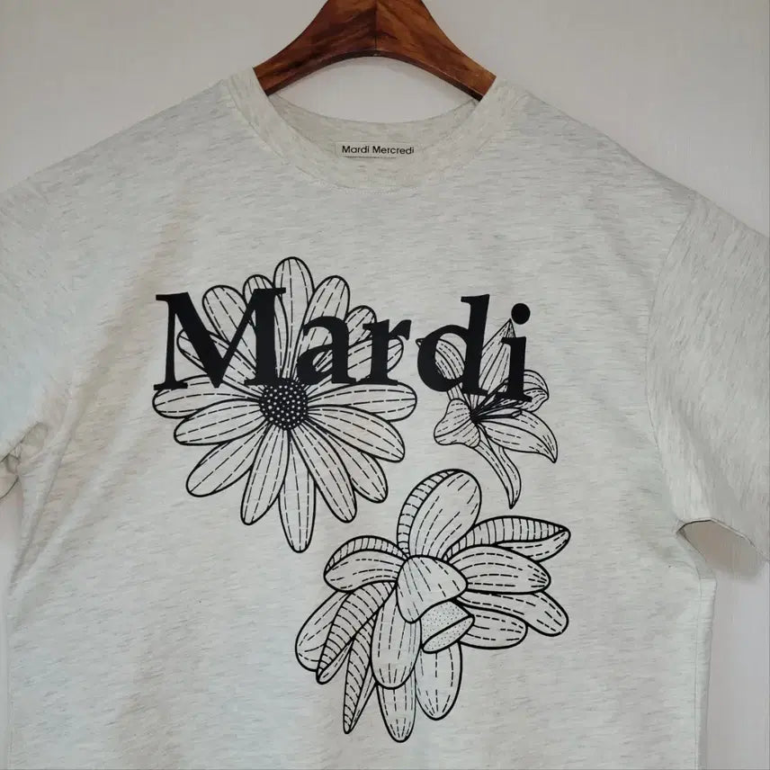 [SOLD OUT] 마르디메크르디 트리플라워 티셔츠