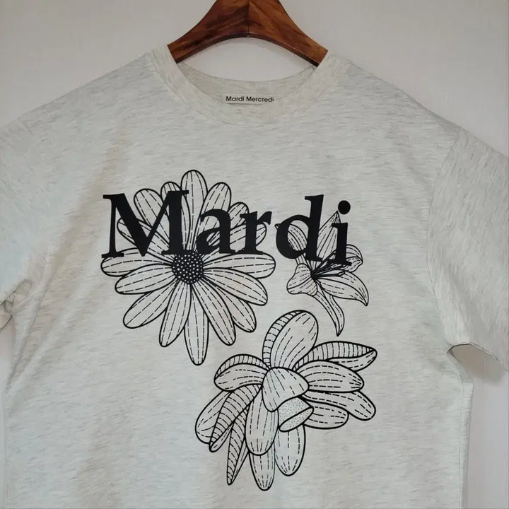 [SOLD OUT] 마르디메크르디 트리플라워 티셔츠