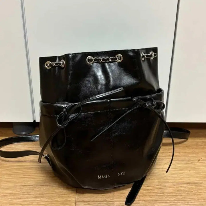 [BUNJANG] Matinkim Black Leather Bucket Bag / 마뗑킴 블랙 레더 버킷백
