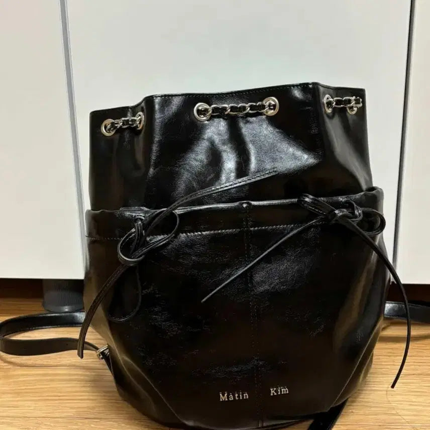 [BUNJANG] Matinkim Black Leather Bucket Bag / 마뗑킴 블랙 레더 버킷백