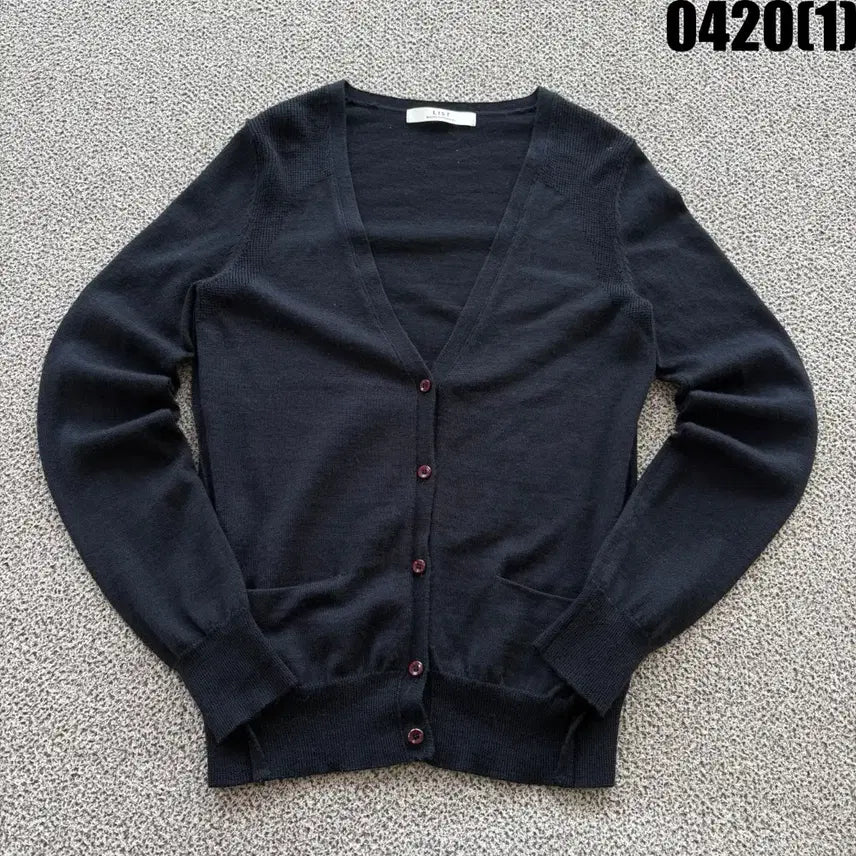 [BUNJANG] LIST Black V-Neck Cardigan (Size S) / LIST 블랙 브이넥 가디건 S
