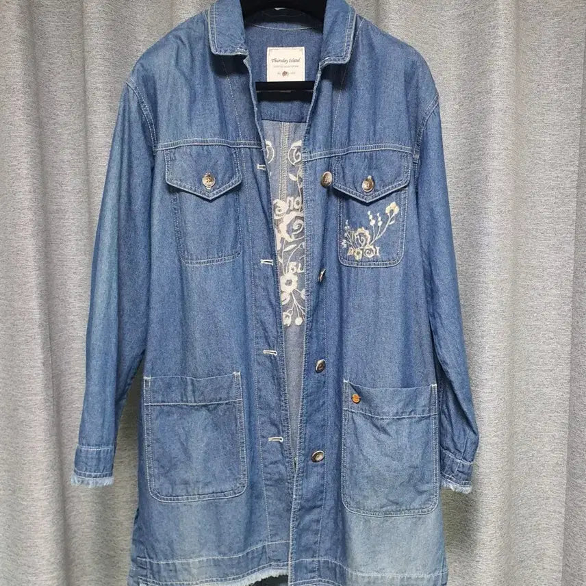[BUNJANG] Thursday Island Floral Embroidered Denim Jacket / Thursday Island 플라워 자수 데님 자켓s