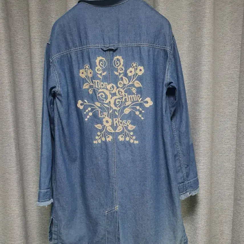 [BUNJANG] Thursday Island Floral Embroidered Denim Jacket / Thursday Island 플라워 자수 데님 자켓s