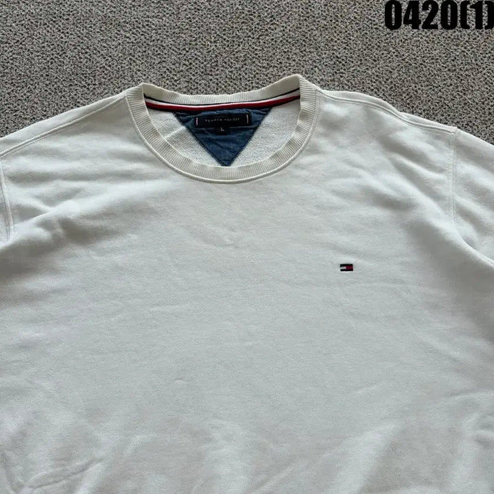 [BUNJANG] Tommy Hilfiger White Crewneck T-Shirt L / 타미힐피거 화이트 맨투맨 티셔츠 L