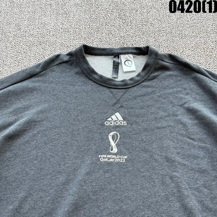 [BUNJANG] Adidas FIFA World Cup Gray Sweatshirt / 아디다스 회색 맨투맨 FIFA 월드컵 XXL