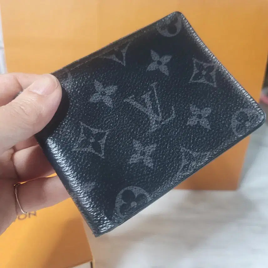 [SOLD OUT] [정품]루이비통 모노그램 이클립스 반지갑